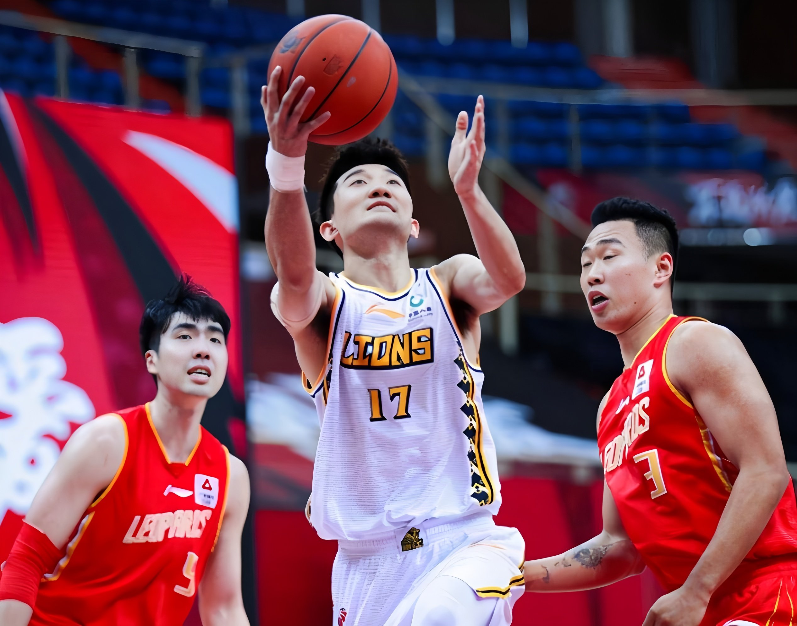 九游体育-刚刚！皇家社会今晚完成体检今夜广东宏远备战德国杯，风云突变辽宁本钢清晨复出首秀