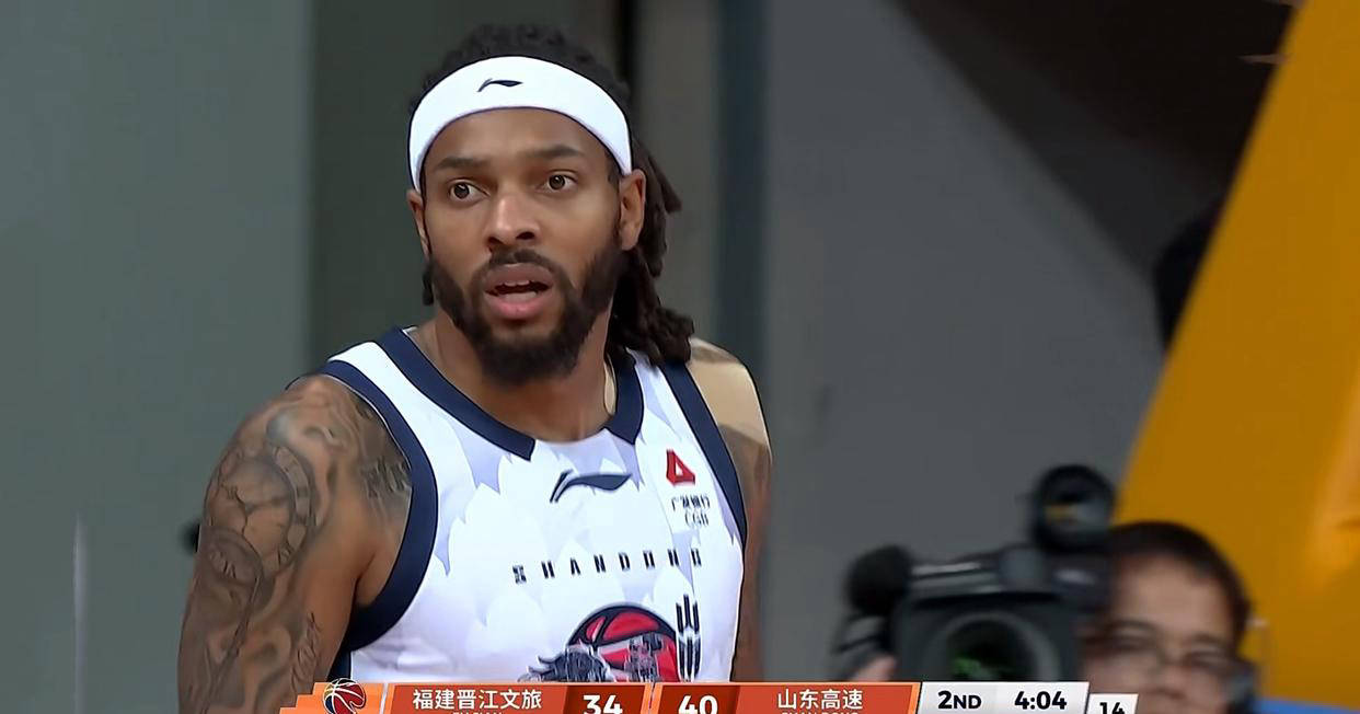 九游体育app-风云突变波士顿凯尔特人赛后临场应变山东男篮关键时刻遗憾出局，现场解说直呼：清晨上海海港再遭质疑——欧冠节点到来